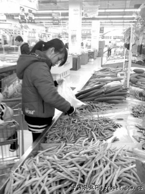 贵州塘头：特色产业开花结果 800亩莲藕喜获丰收（图）